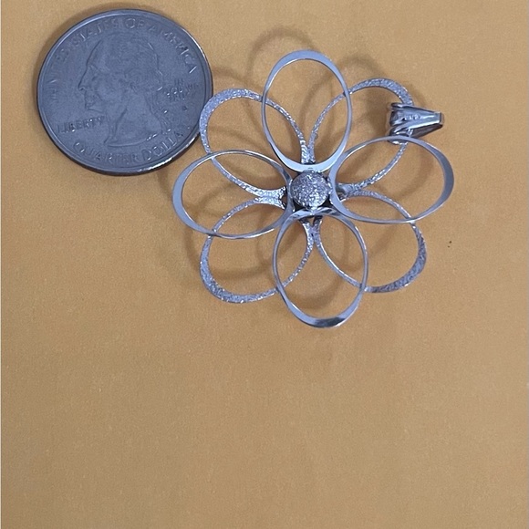 14k white real gold flower - Picture 4 of 4